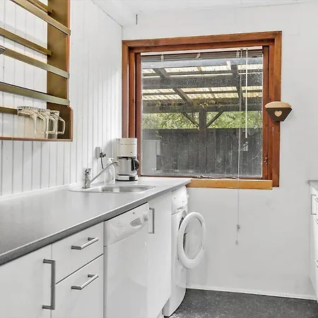 Lf10213-thyholm-haervej-9-b * Thyholm